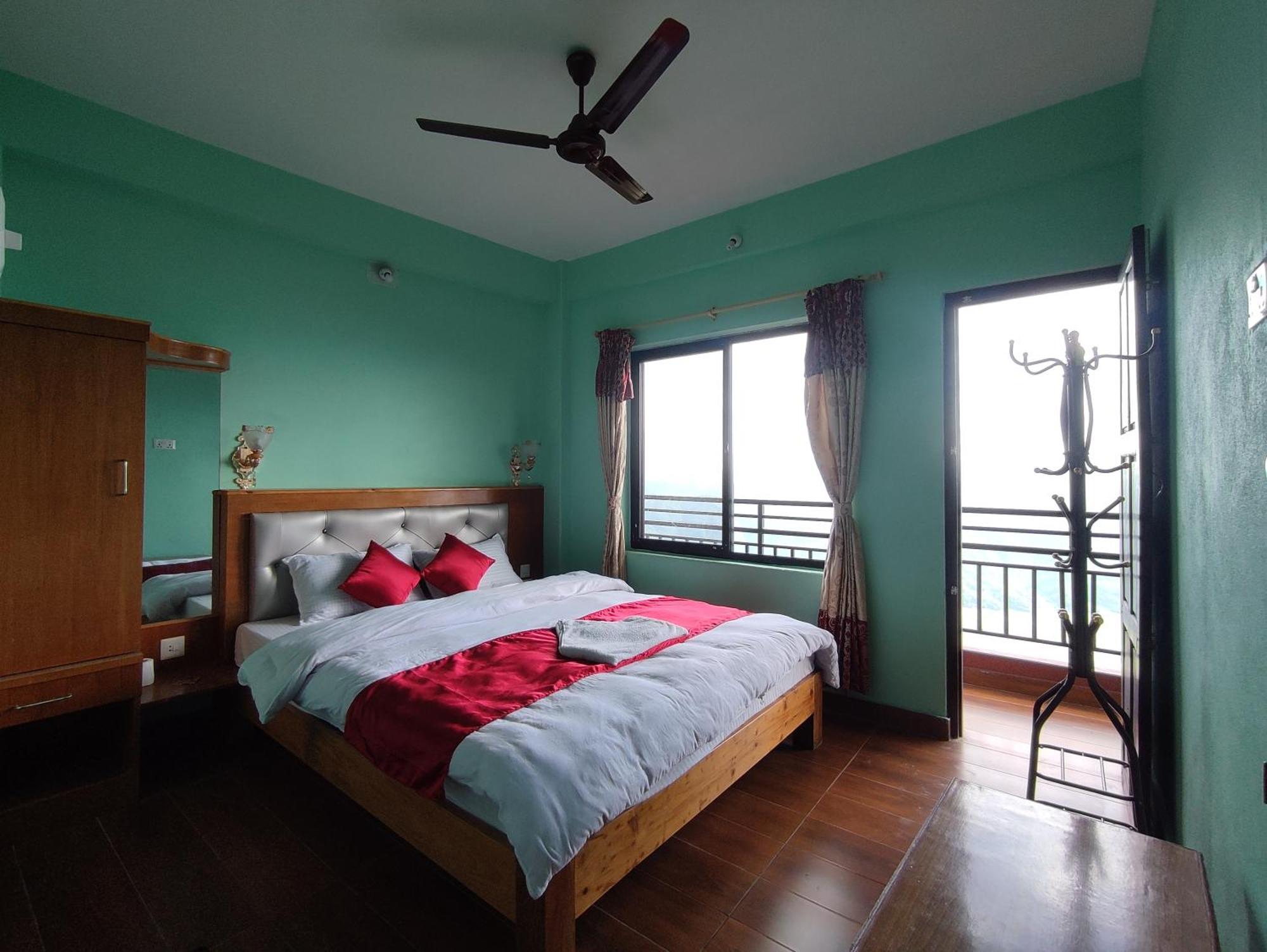 Sarangkot Hotel New Galaxy Pokhara Exterior foto